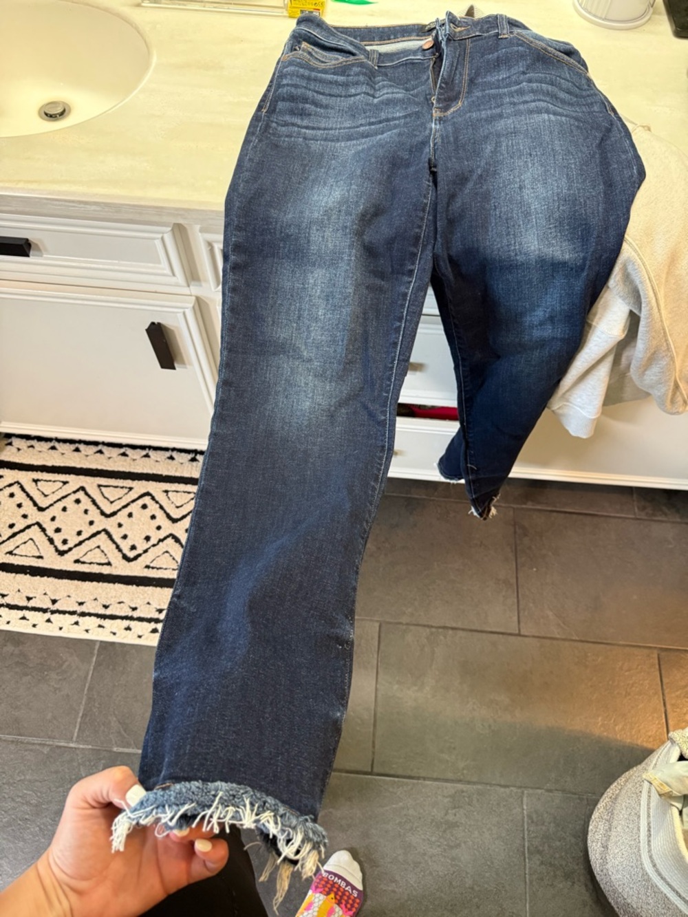 Judy Blue Dark Wash High-Rise Straight Jeans with Frayed Hem